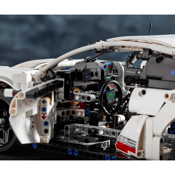 Продукт LEGO Technic - Porsche 911 RSR - 0 - BG Hlapeta